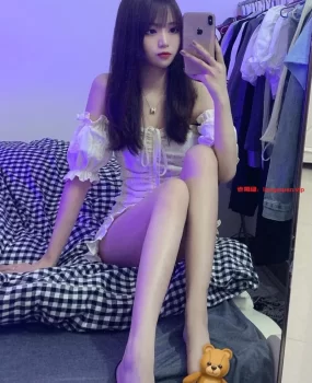 水超级多，下面超级紧，身体敏感小美女